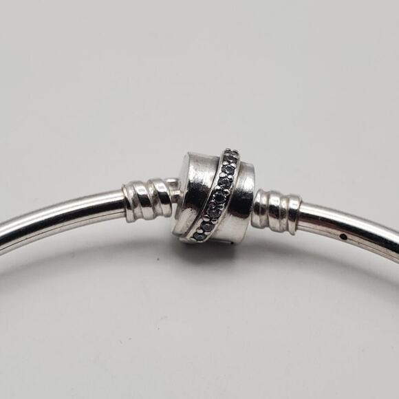 Limited Edition Pandora Moments Sparkling Shooting Star Bangle 8 in. - Picture 4 of 7